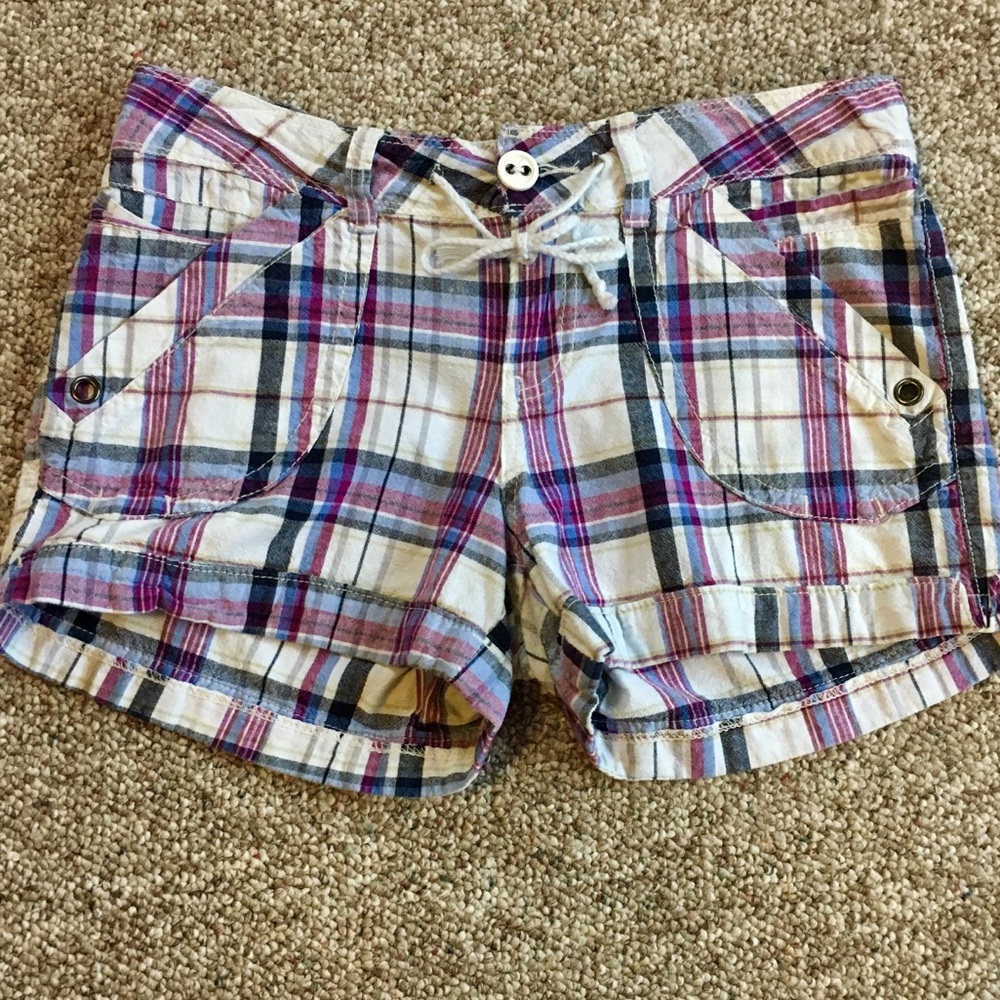 Union Bay plaid cargo shorts. Size 7